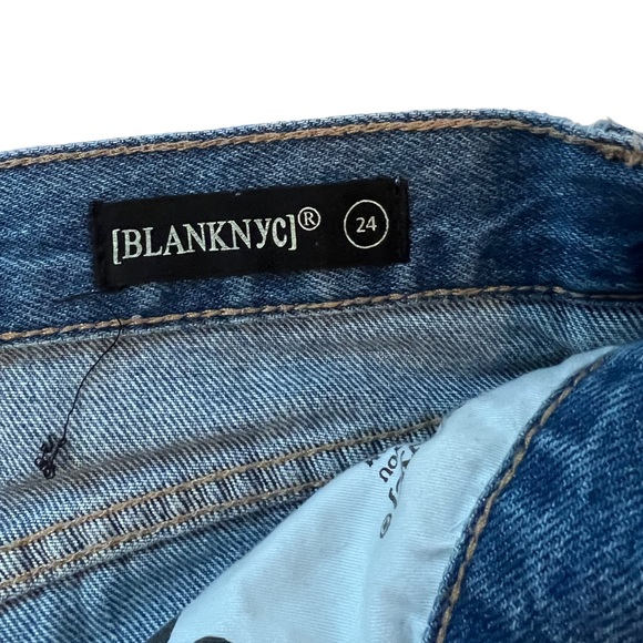 Blanknyc Distressed Denim Jean Shorts Size 24 - Picture 4 of 10